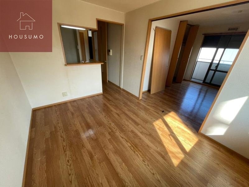 物件内観写真4　(ゆったり過ごせる居間です)