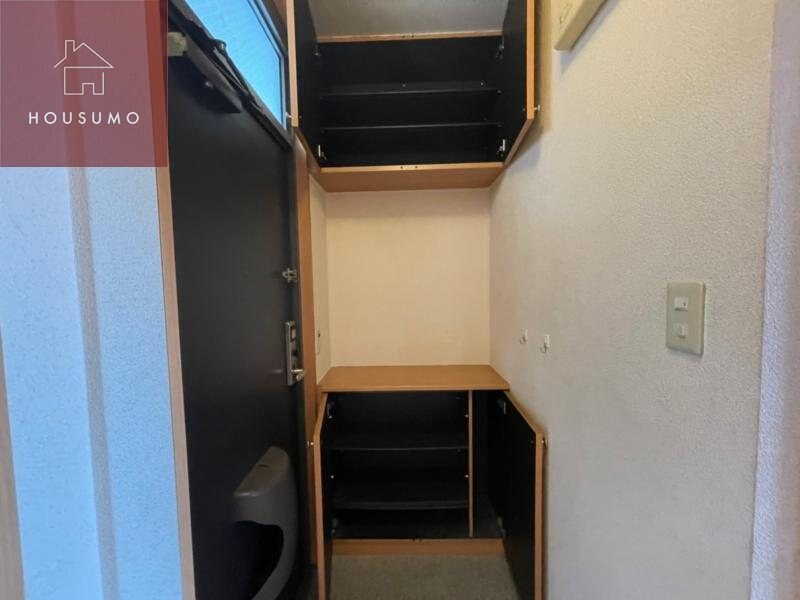 物件内観写真20　(大きなスペースがあり、収納には困りません)