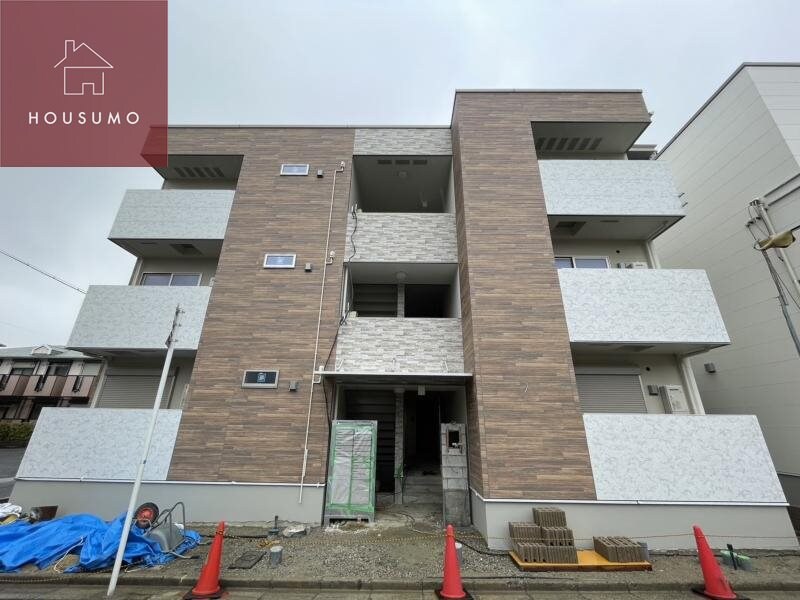 物件外観写真3　(外観は落ち着いています)