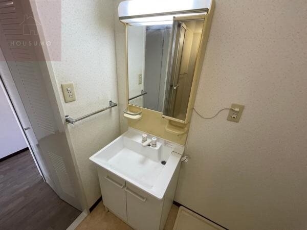 物件内観写真22　(使いやすい独立洗面台です)
