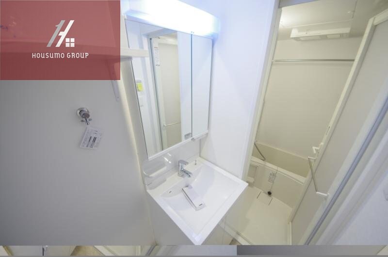 物件内観写真16　(独立洗面化粧台が付いています)