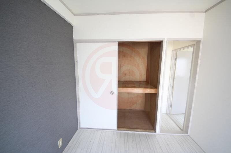 物件内観写真17　(ちょっとした収納スペースも充実しています)