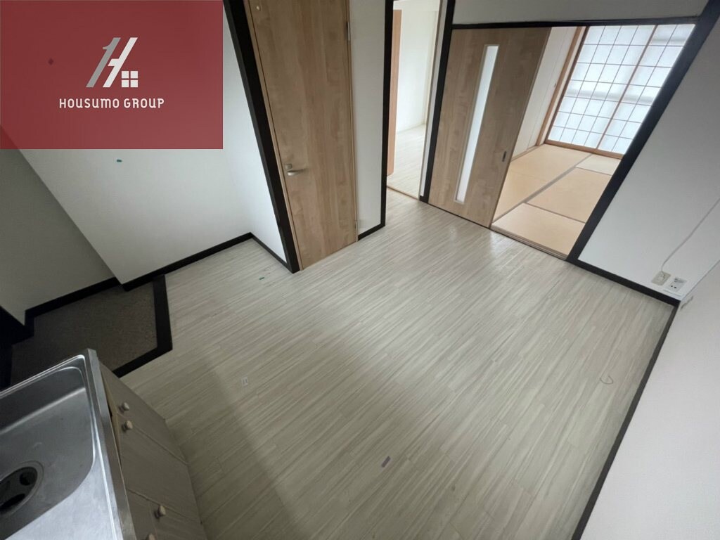 物件内観写真16　(ゆったり過ごせる居間です)