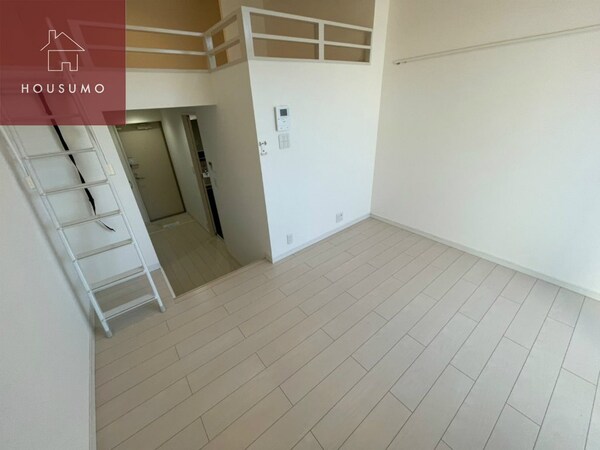 居室(おしゃれな居間です)