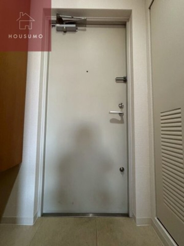 玄関(同施工会社・同型モデルの室内です。（参考写真・イメージ写真）)