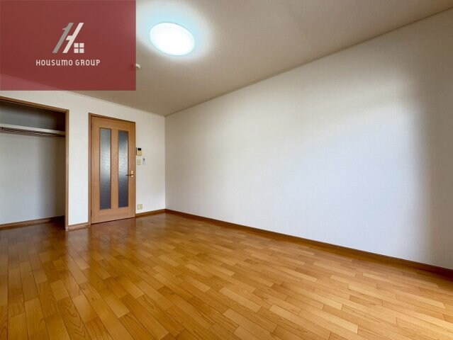 物件内観写真6　(おしゃれな居間です)