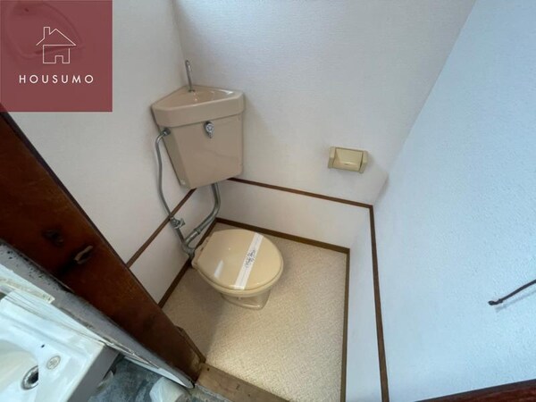 トイレ(落ち着いた色調のトイレです)