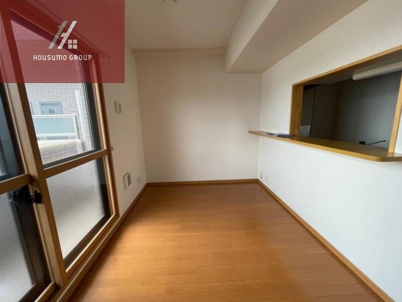 物件内観写真5　(ゆったり過ごせる居間です)