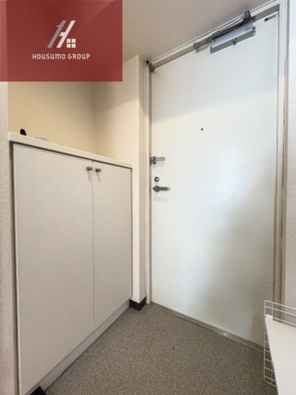 玄関(毎日通る玄関はこちらです)