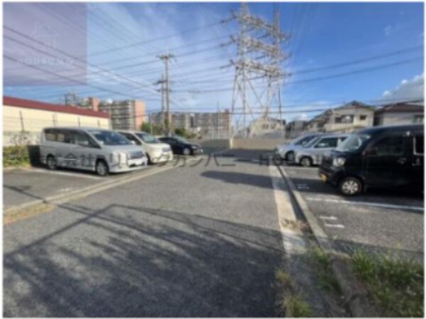 駐車場(駐車場です)