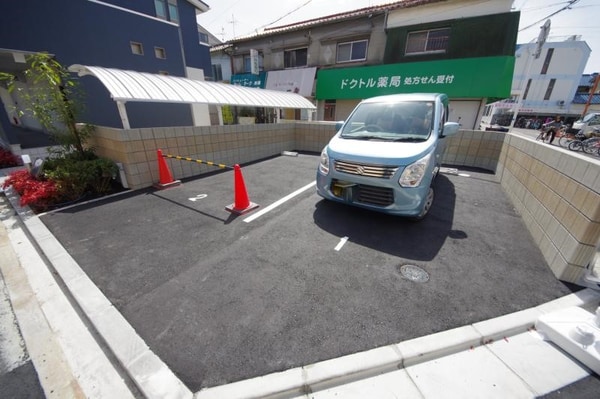 駐車場(駐車場があるので、車を買う予定の方も安心です)