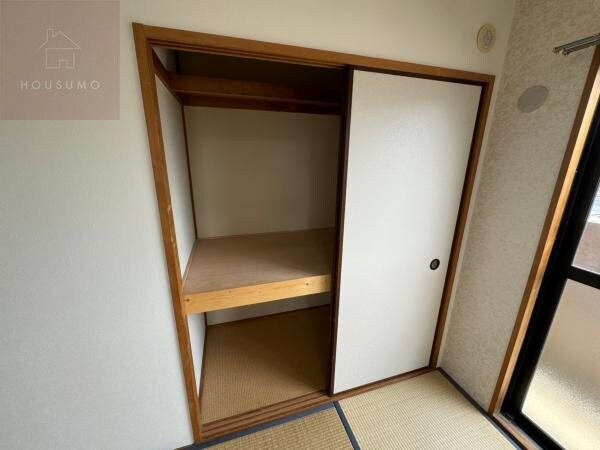 物件内観写真24　(たっぷりとした収納スペースです)