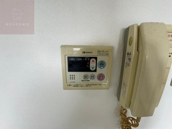物件内観写真28　(給湯器のリモコンです)