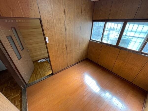 洋室(落ち着いた色調の洋室です)