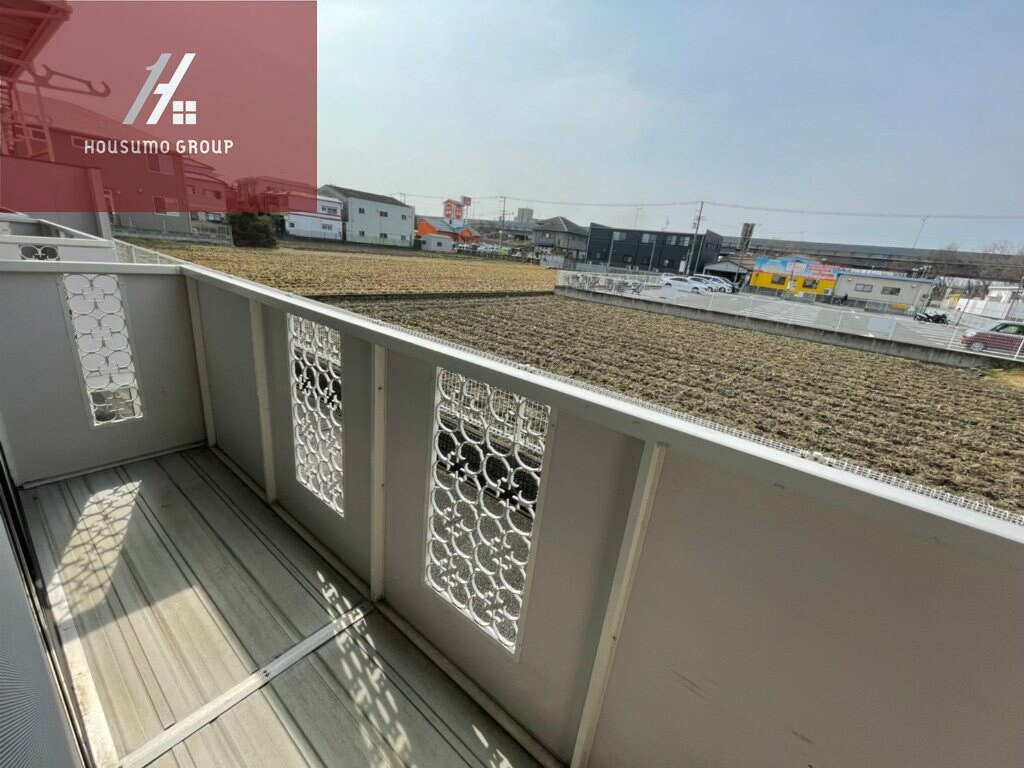 物件内観写真14　(お洗濯にも便利なバルコニー付き)