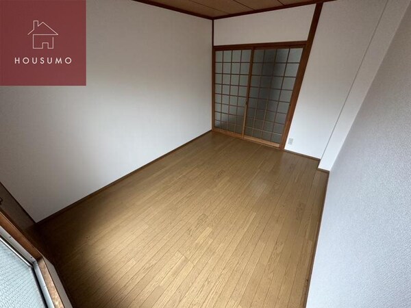 洋室(落ち着いた色調の洋室です)
