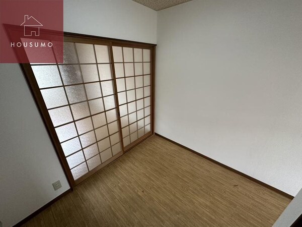 居室(おしゃれな居間です)