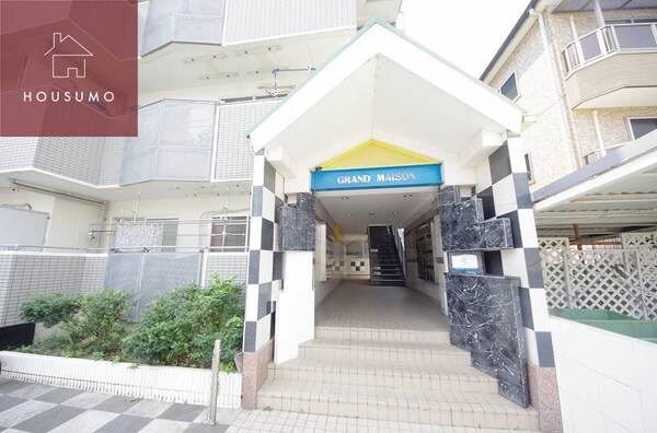 エントランス(建物の内部です)