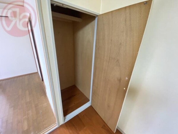 収納(小物を収納するのに便利です)