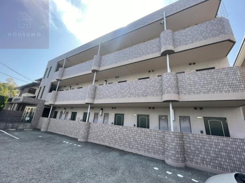 物件外観写真1　(建物外観を気になさる方へ、見た目の良い物件です)