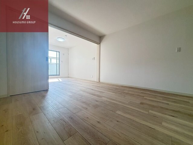 物件内観写真18　(ゆったりとしたリビングです)