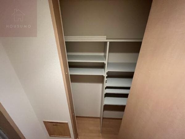 収納(便利な収納スペースです)