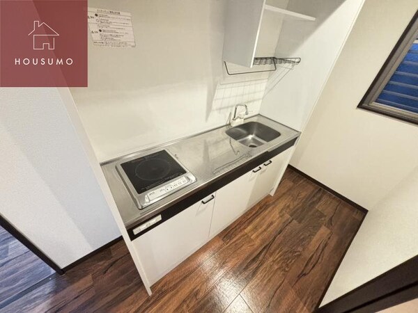 キッチン(コンパクトなキッチンで掃除もラクラク)