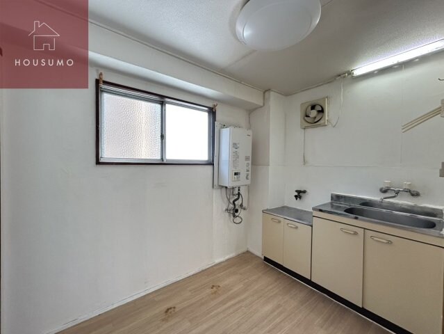 物件内観写真10　(ゆったり過ごせる居間です)