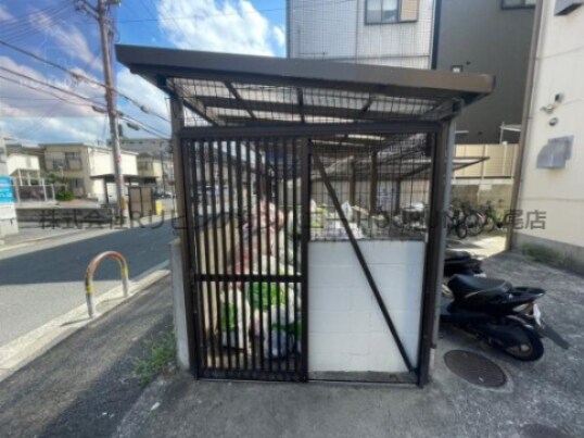 物件内観写真14　(ゴミ置き場です)