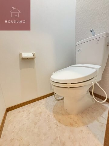 物件内観写真9　(清潔感のあるトイレです)