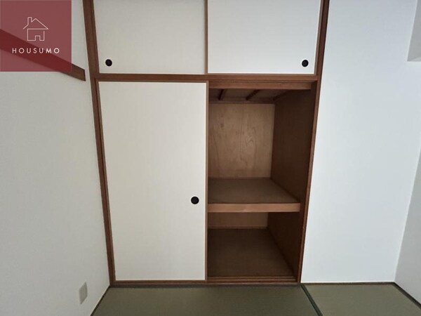 収納(小物を収納するのに便利です)