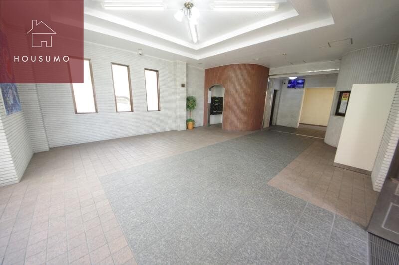 物件外観写真2　(建物の内部です)