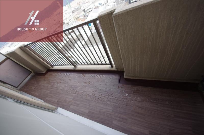 物件内観写真14　(開放的で明るい空間を演出してくれるバルコニーです)