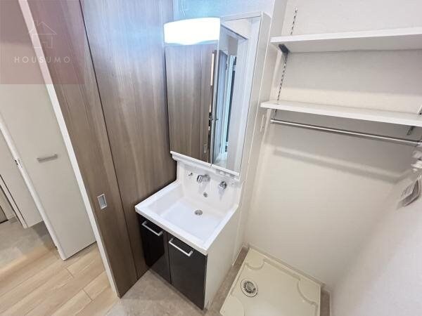 物件内観写真10　(独立洗面化粧台付き)