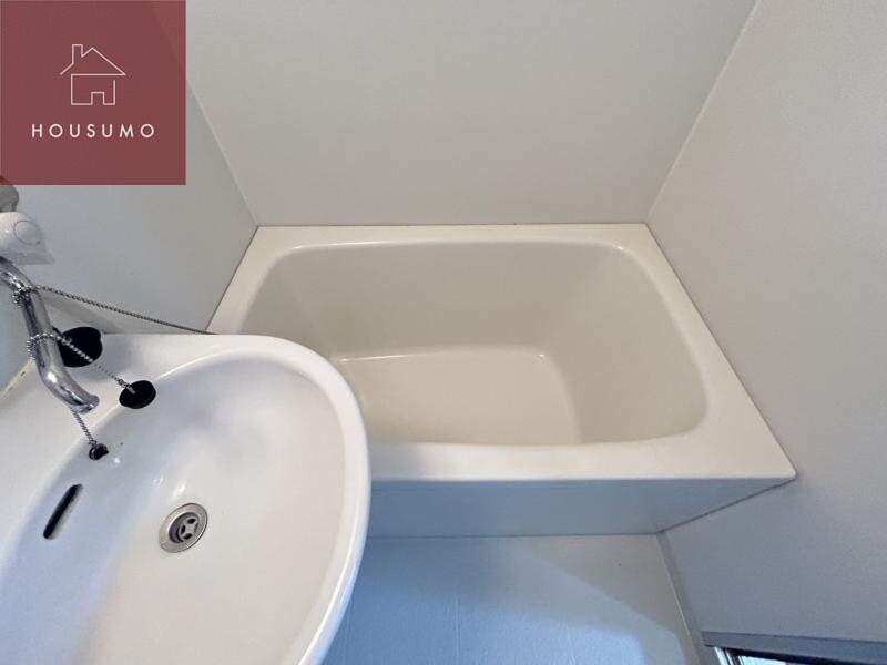 物件内観写真18　(日々の疲れを癒すお風呂付です)