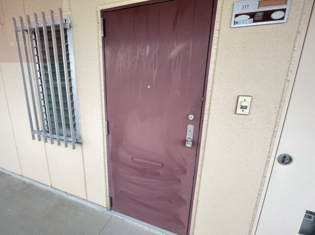 物件内観写真28　(落ち着いた玄関です)