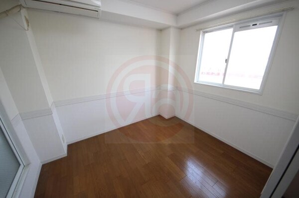 洋室(使い勝手のいい洋室です)