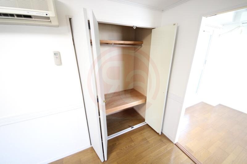 物件内観写真8　(便利な収納スペースです)