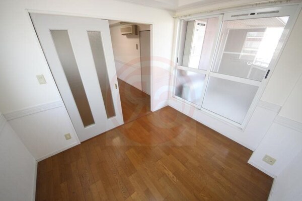 内装他(明るい室内です)