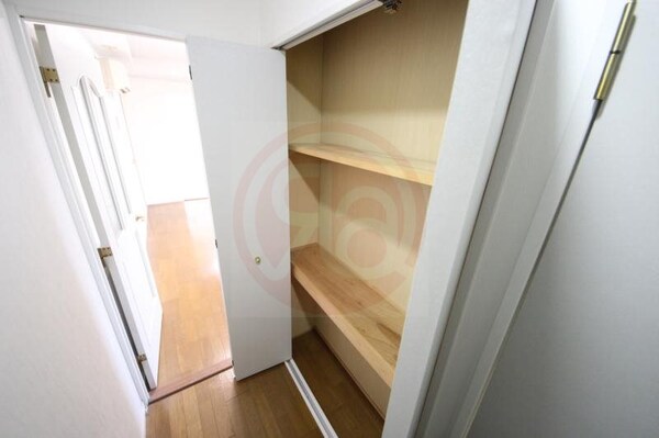 収納(小物を収納するのに便利です)