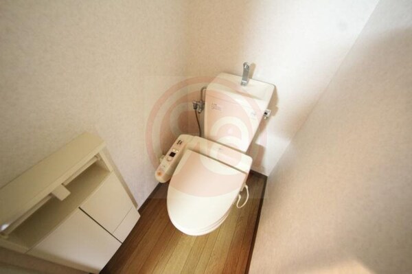 トイレ(シンプルで使いやすいトイレです)