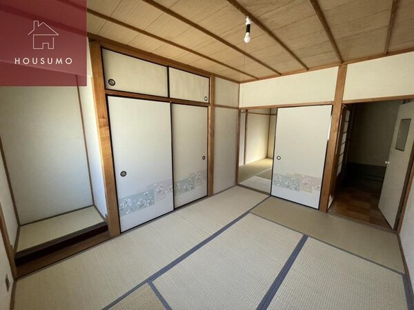 寝室(落ち着いて過ごせるお部屋なので、寝室にいかがでしょうか)