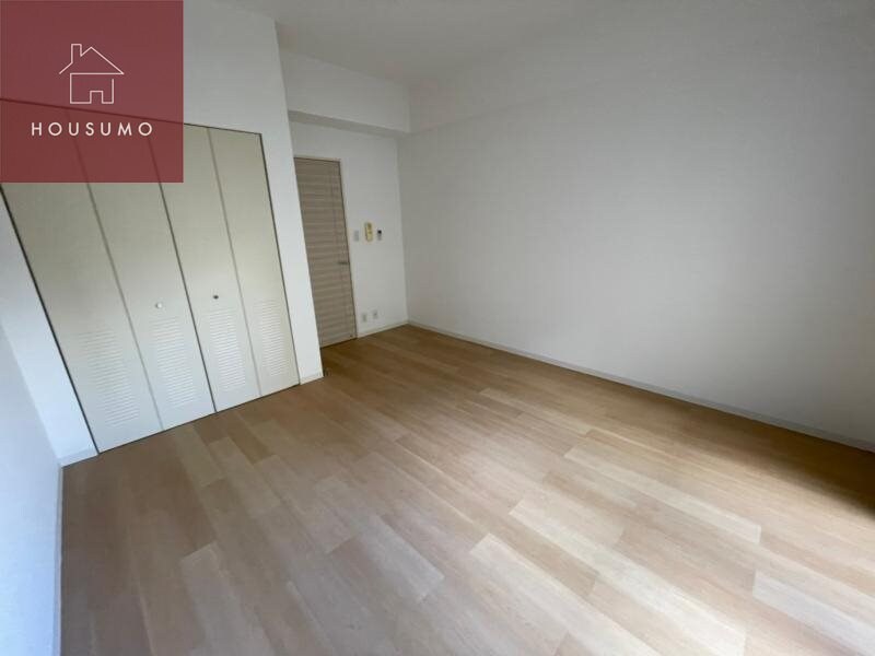 物件内観写真6　(個人の部屋や寝室として使える洋室です)