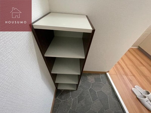 収納(小物を収納するのに便利です)