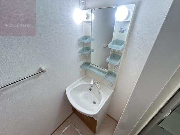 独立洗面台(朝の身支度には欠かせない独立洗面化粧台)