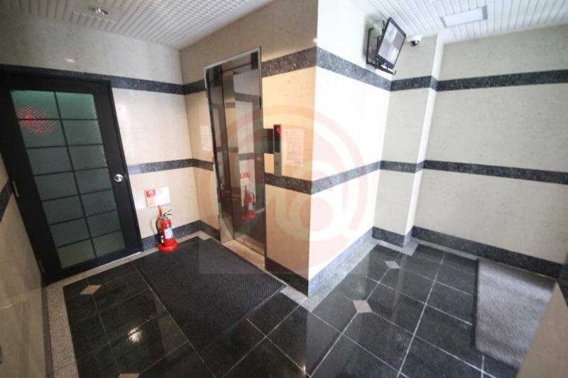 物件外観写真3　(ゆとりのあるロビーです)