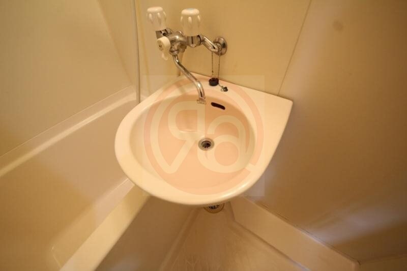 物件内観写真9　(コンパクトで使いやすい洗面所)