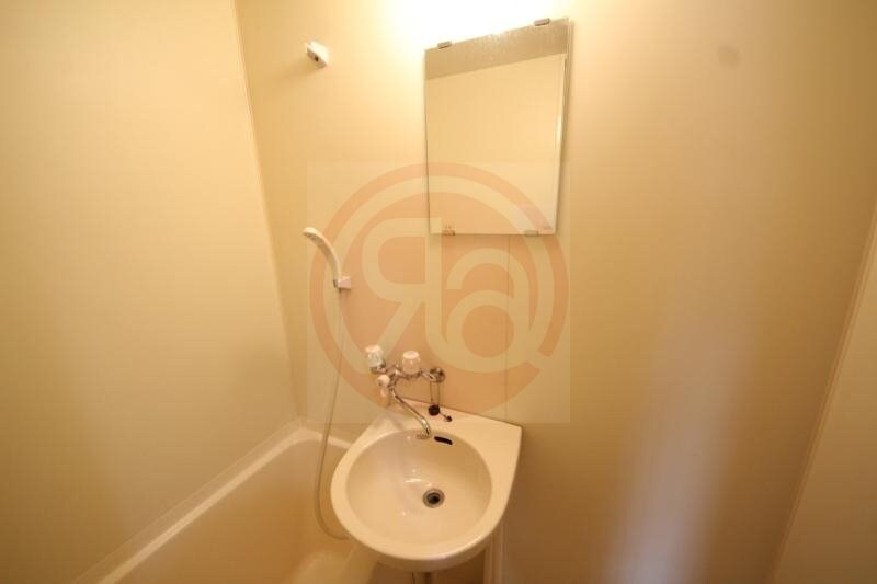 物件内観写真12　(コンパクトで使いやすい洗面所)