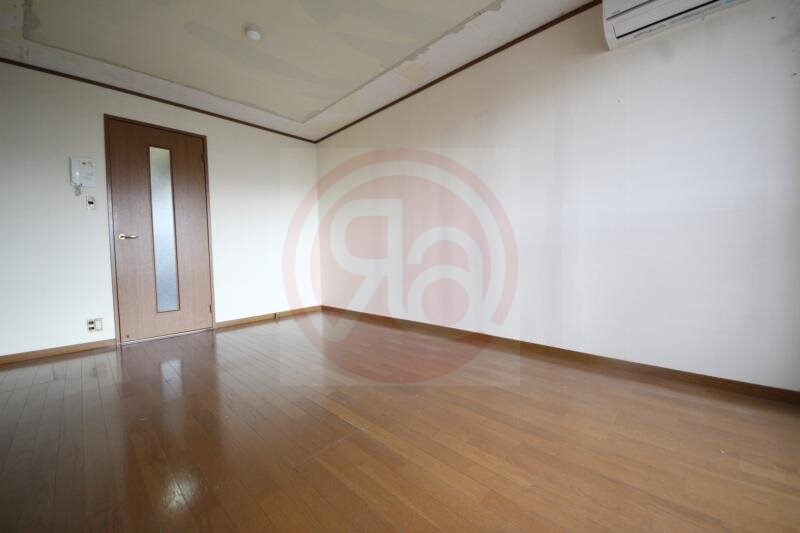 物件内観写真22　(広々とした洋室です)