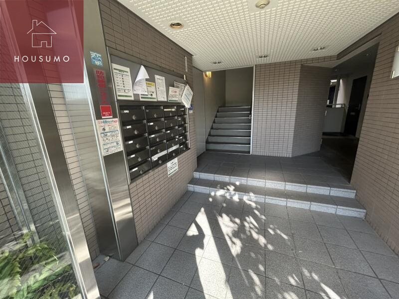 物件外観写真3　(ゆとりのあるロビーです)